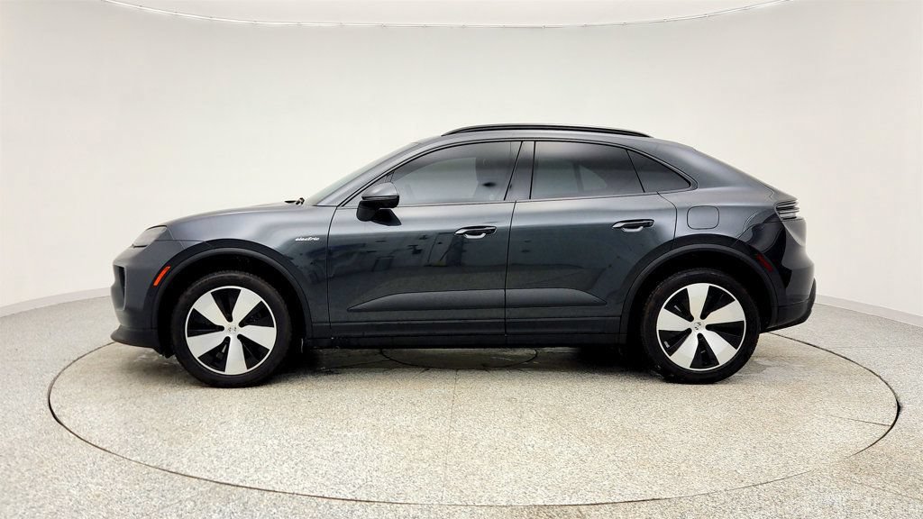 Used 2025 Porsche Macan 4 Electric AWD/4WD image 8