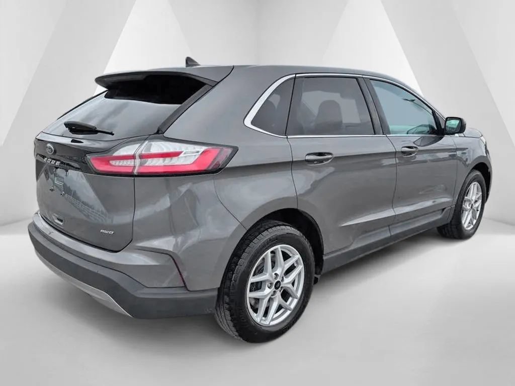 Used 2024 Ford Edge SEL AWD/4WD image 7