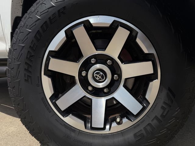 Used 2018 Toyota 4Runner TRD Off-Road AWD/4WD image 11