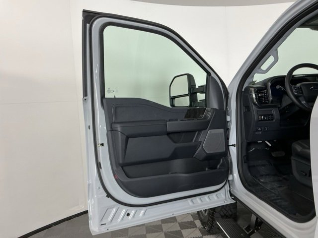 New 2026 Ford F350 Lariat image 17