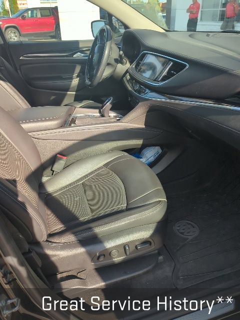 Used 2020 Buick Enclave Avenir w/ Avenir Technology Package AWD/4WD image 11