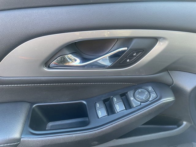 Used 2023 Chevrolet Traverse LT image 17