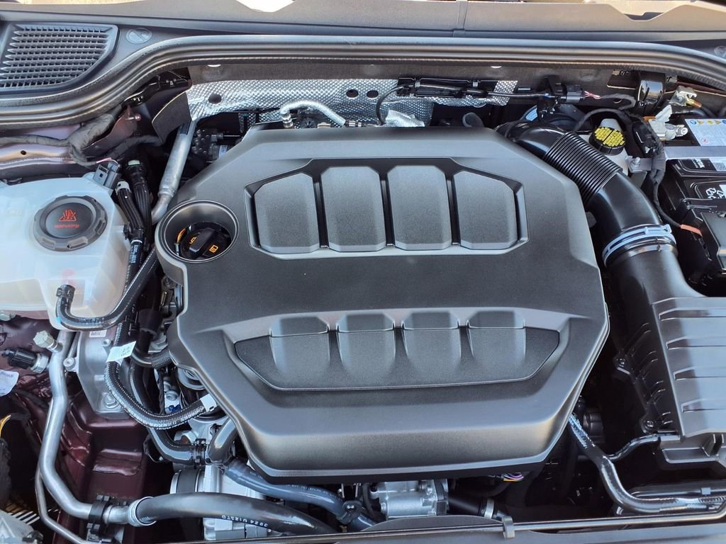 Used 2025 Volkswagen GTI SE image 18