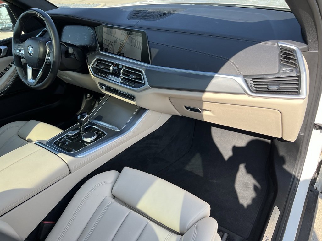Used 2022 BMW X5 sDrive40i w/ Parking Assistance Package image 21