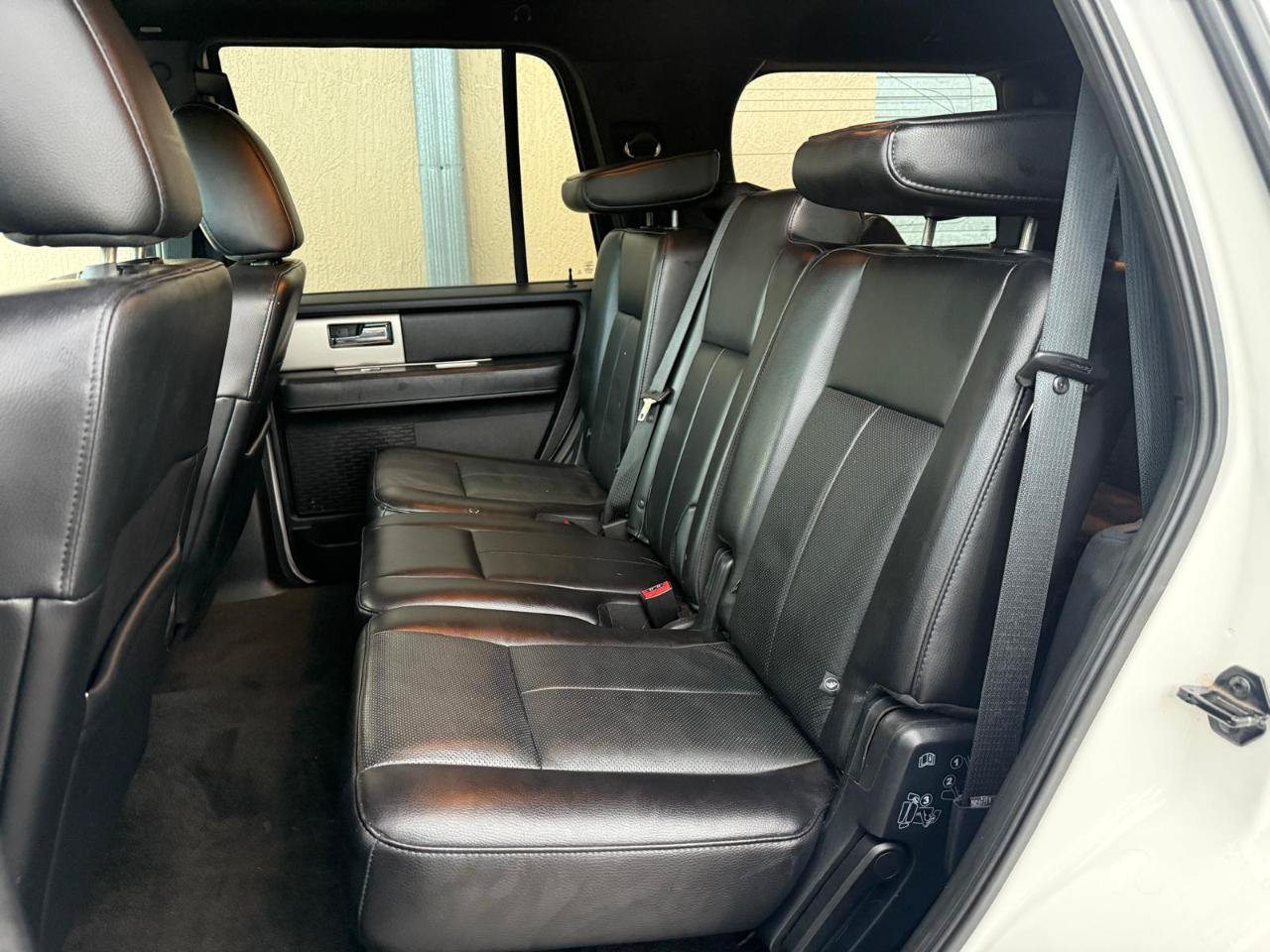 Used 2017 Ford Expedition XLT w/ Equipment Group 202A RWD image 24