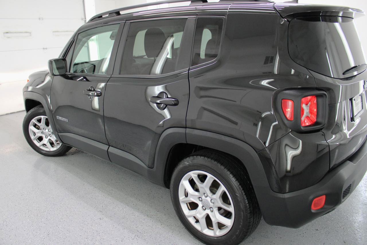 Used 2017 Jeep Renegade Latitude image 16