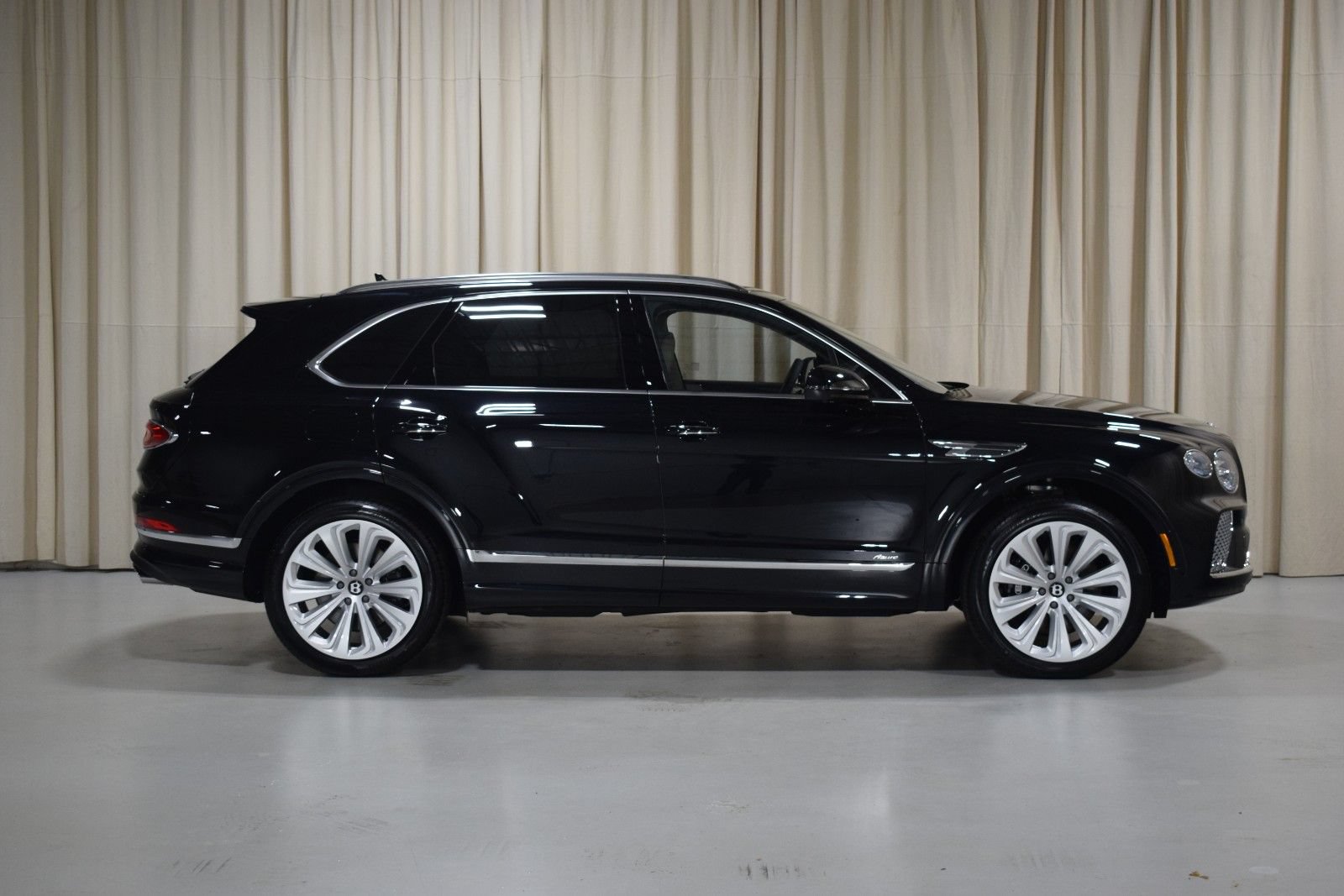 New 2025 Bentley Bentayga AWD/4WD image 5