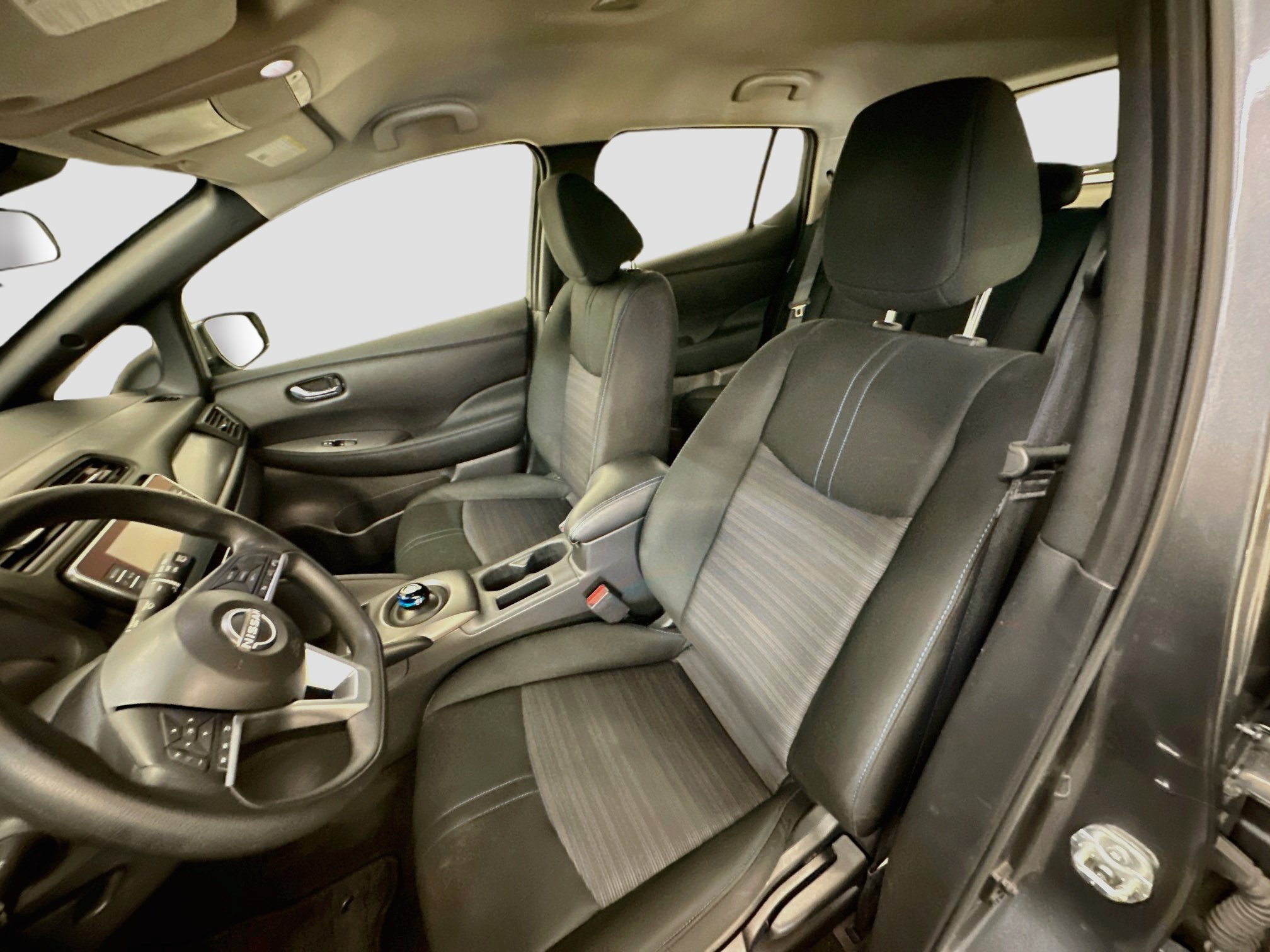 Used 2025 Nissan Leaf S FWD image 13