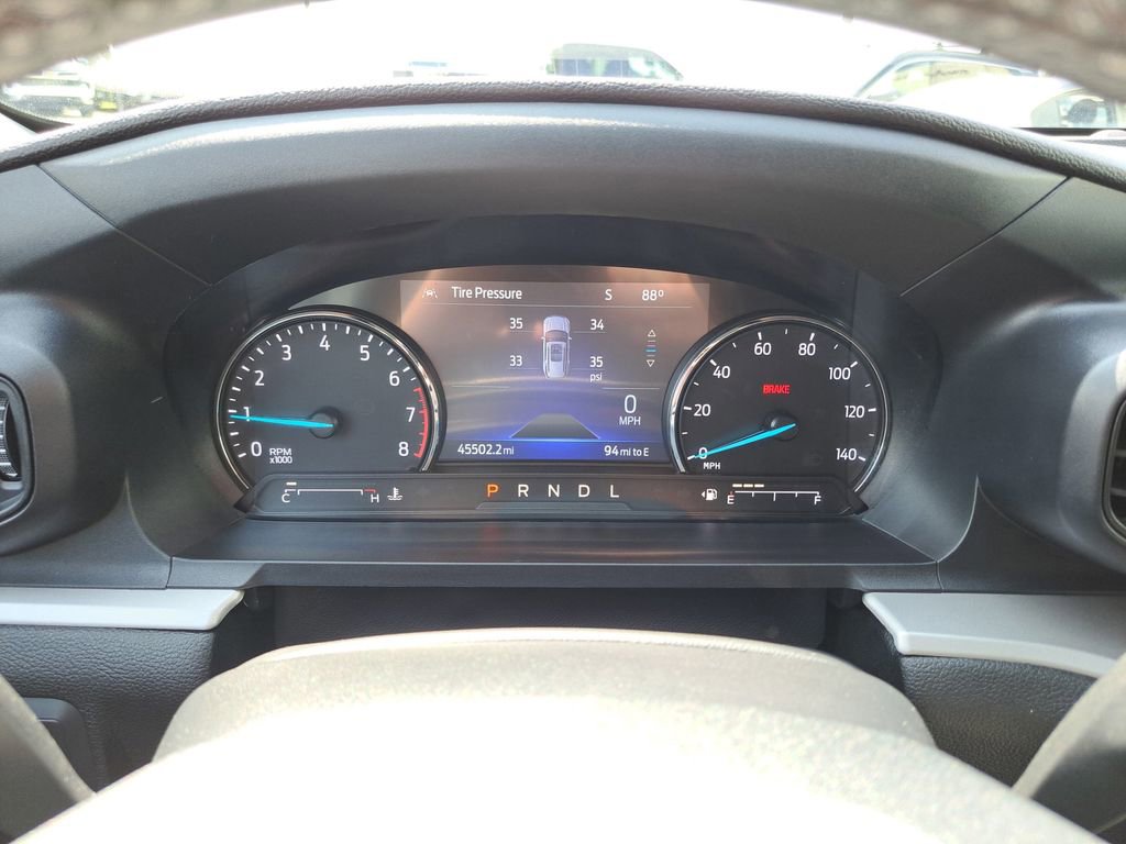 Used 2022 Ford Explorer XLT image 12