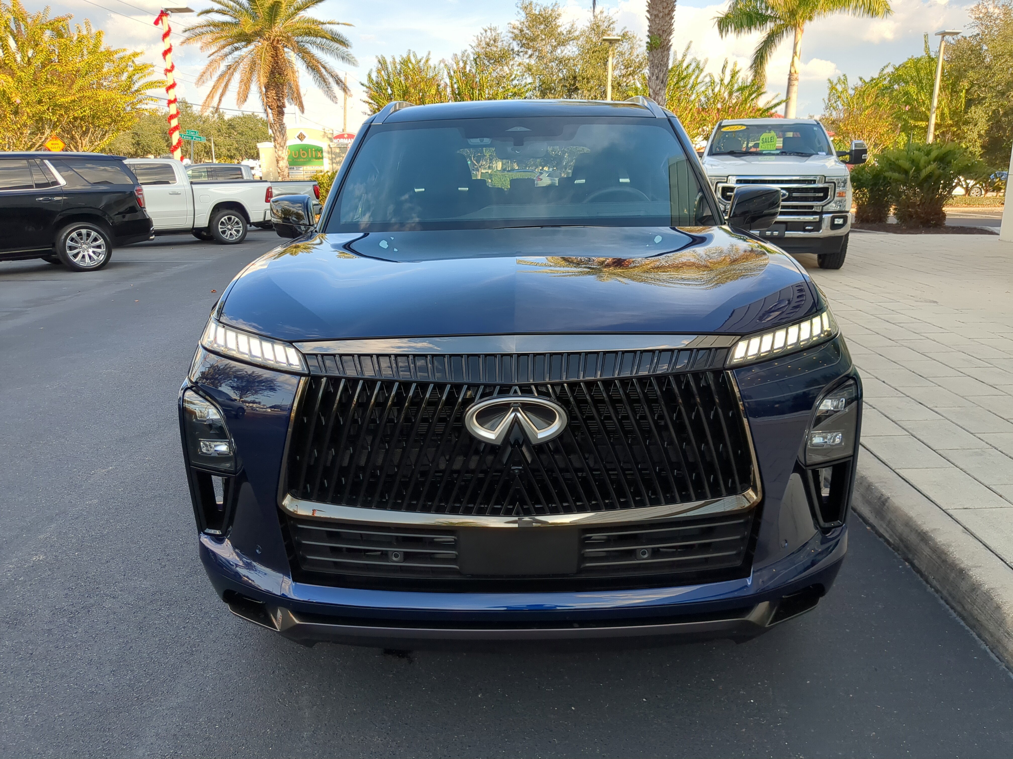 New 2026 INFINITI QX80 Autograph w/ Premium Cargo Package image 2