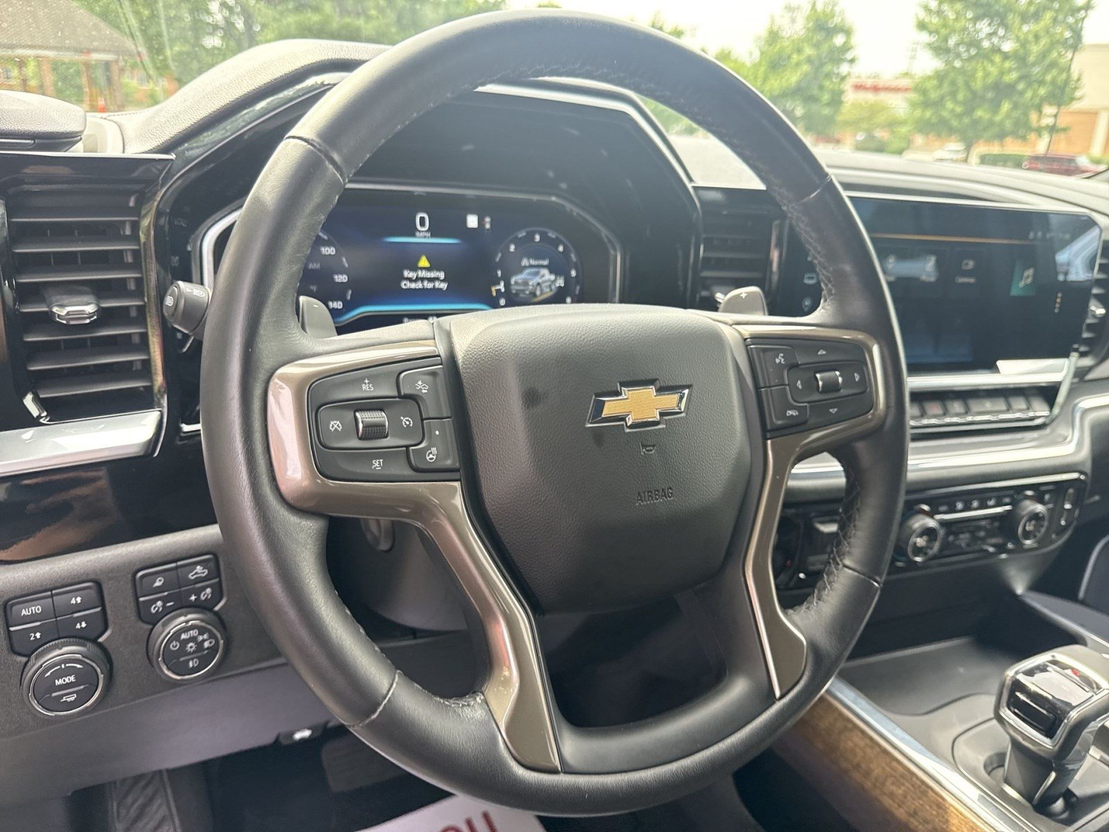 Used 2023 Chevrolet Silverado 1500 High Country AWD/4WD image 16