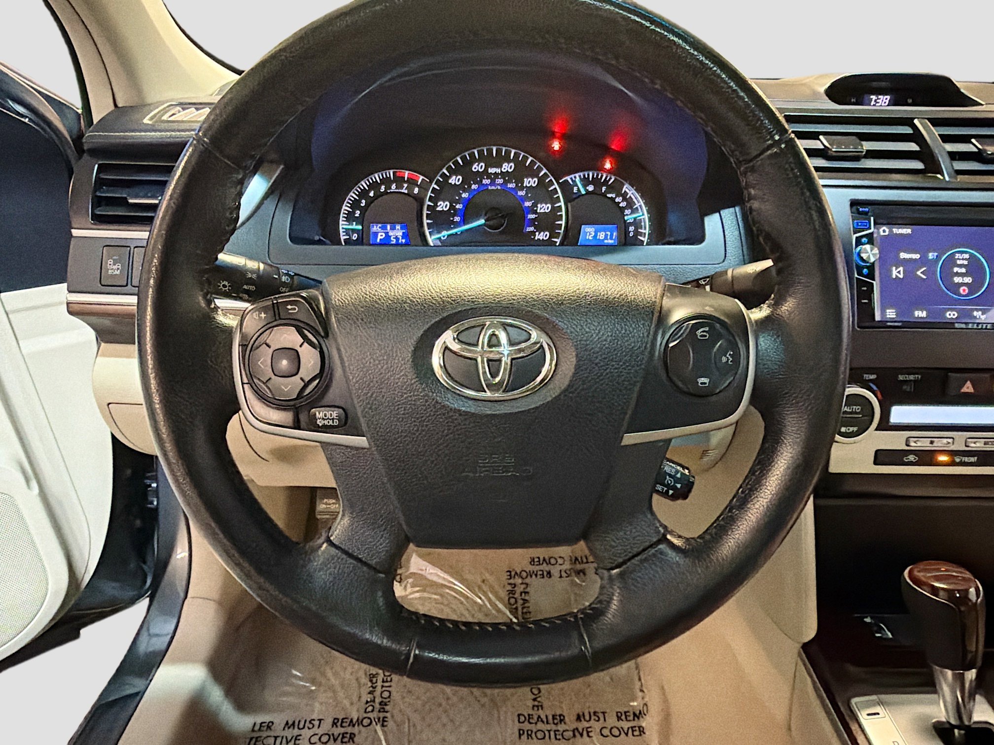 Used 2013 Toyota Camry XLE w/ Leather Pkg image 18