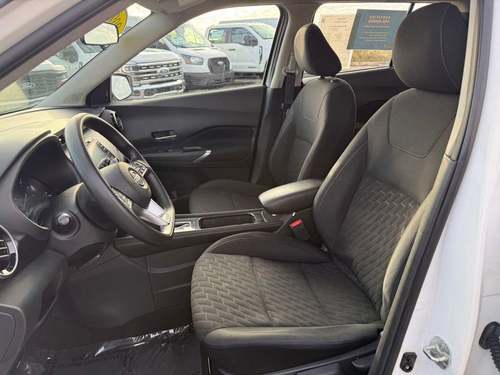 Used 2023 Nissan Kicks SV image 6