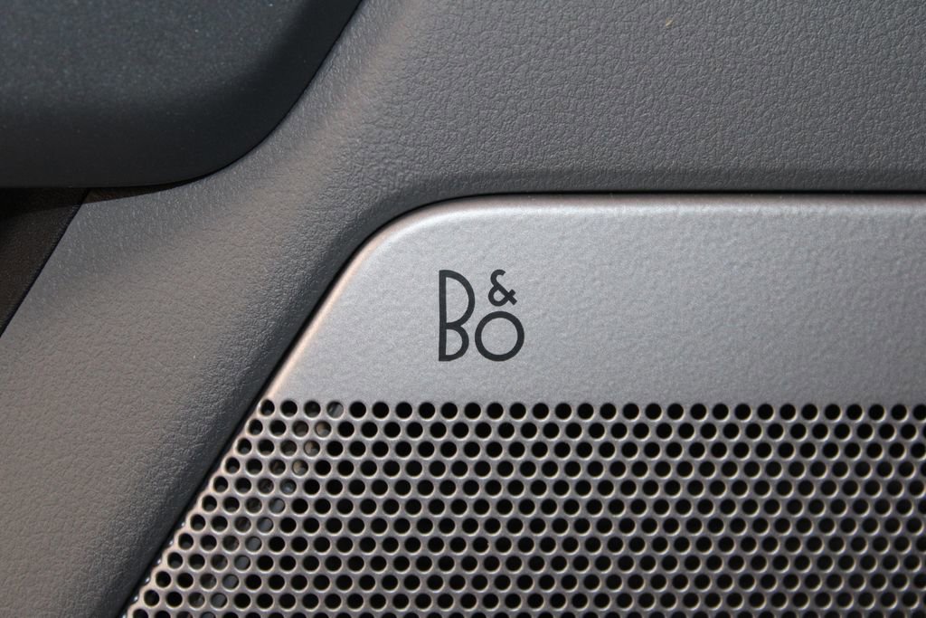 Used 2023 Ford F150 Lariat w/ Max Trailer Tow Package image 29