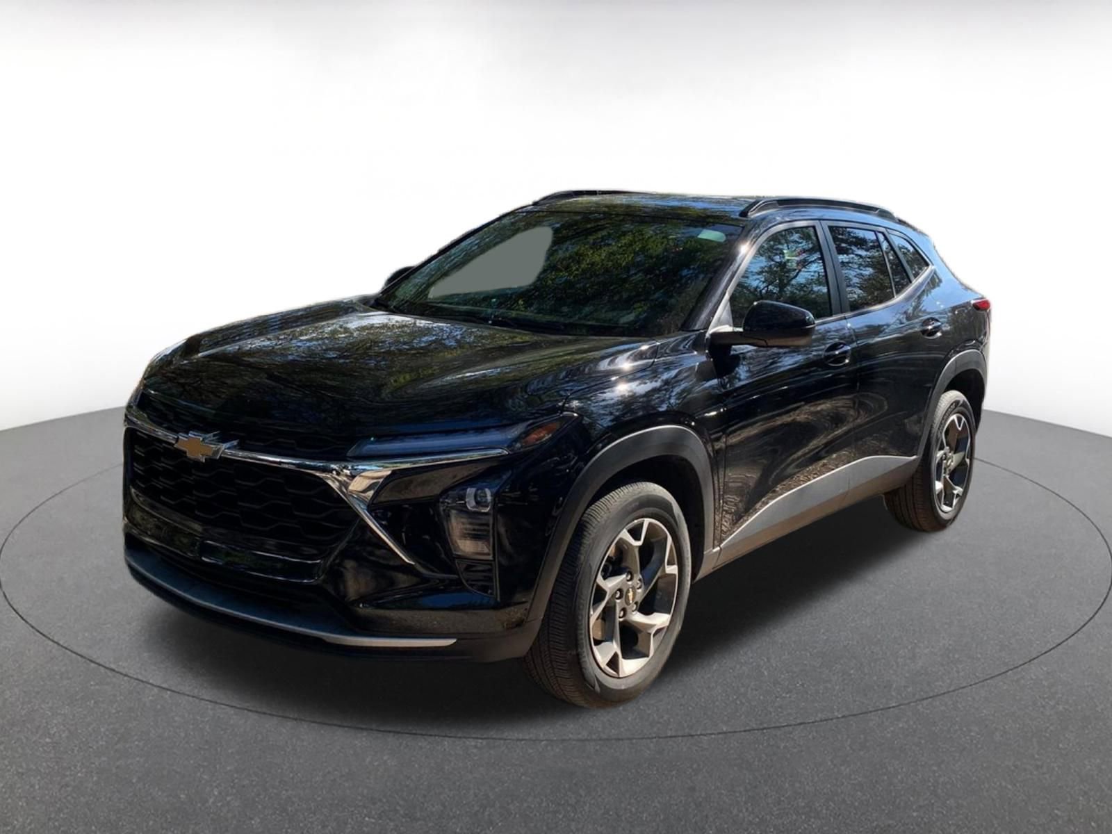 Used 2025 Chevrolet Trax LT image 3