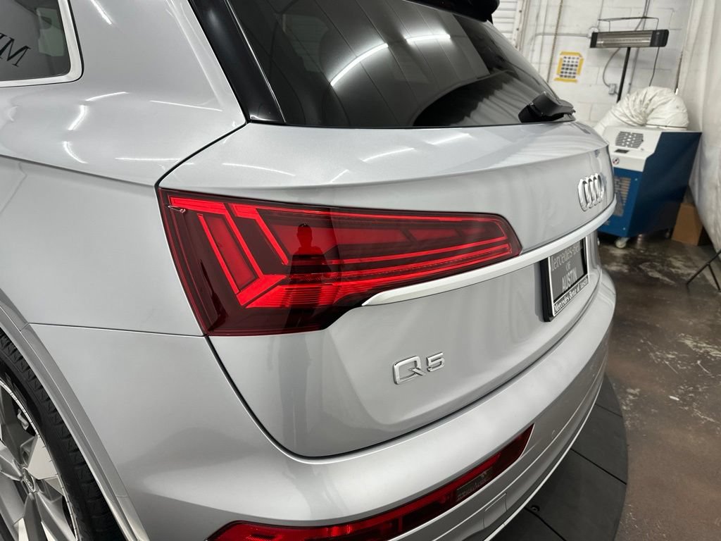 Used 2022 Audi Q5 2.0T Premium Plus w/ Premium Plus Package AWD/4WD image 12