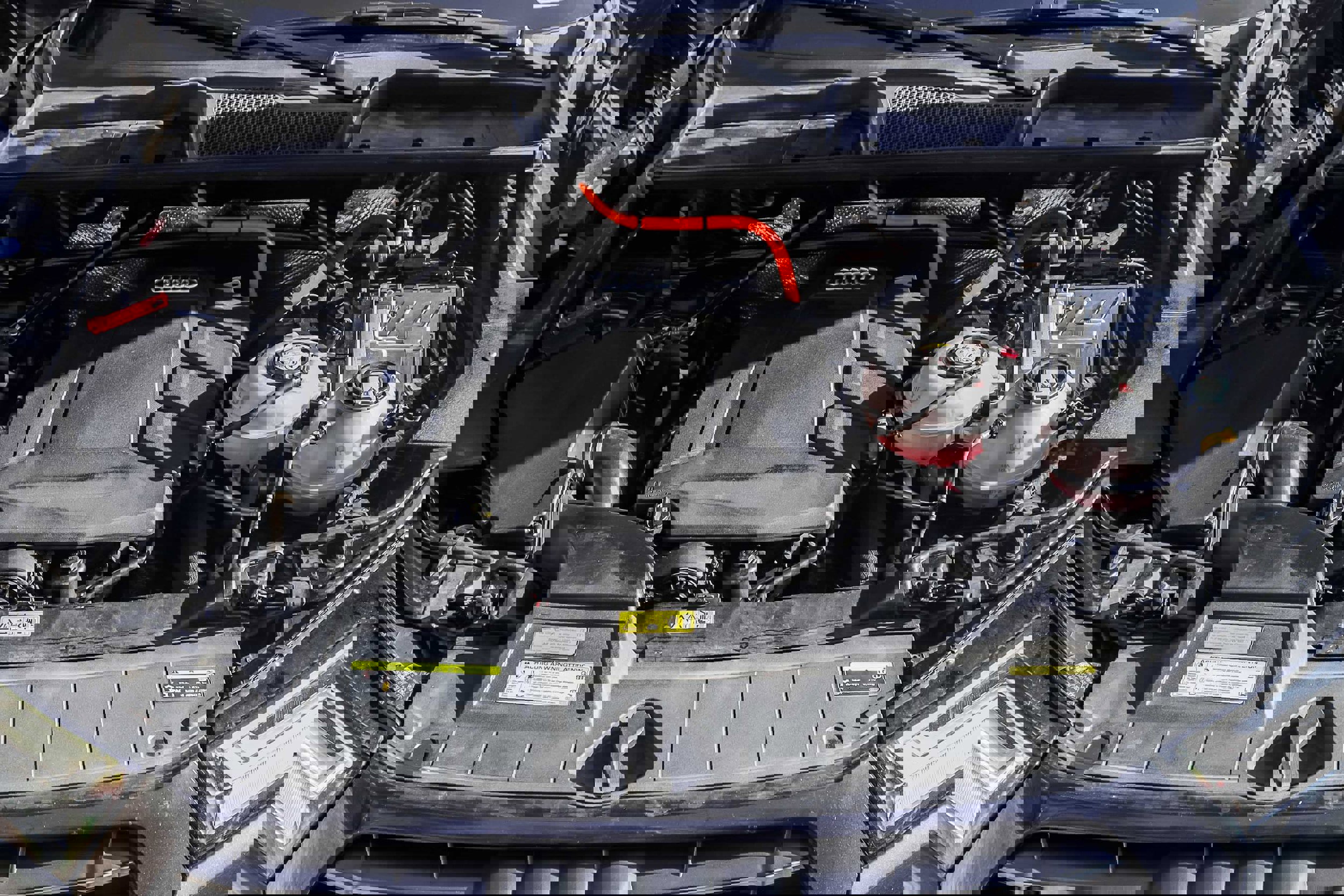 Used 2020 Audi Q5 e Prestige w/ Prestige Package image 28