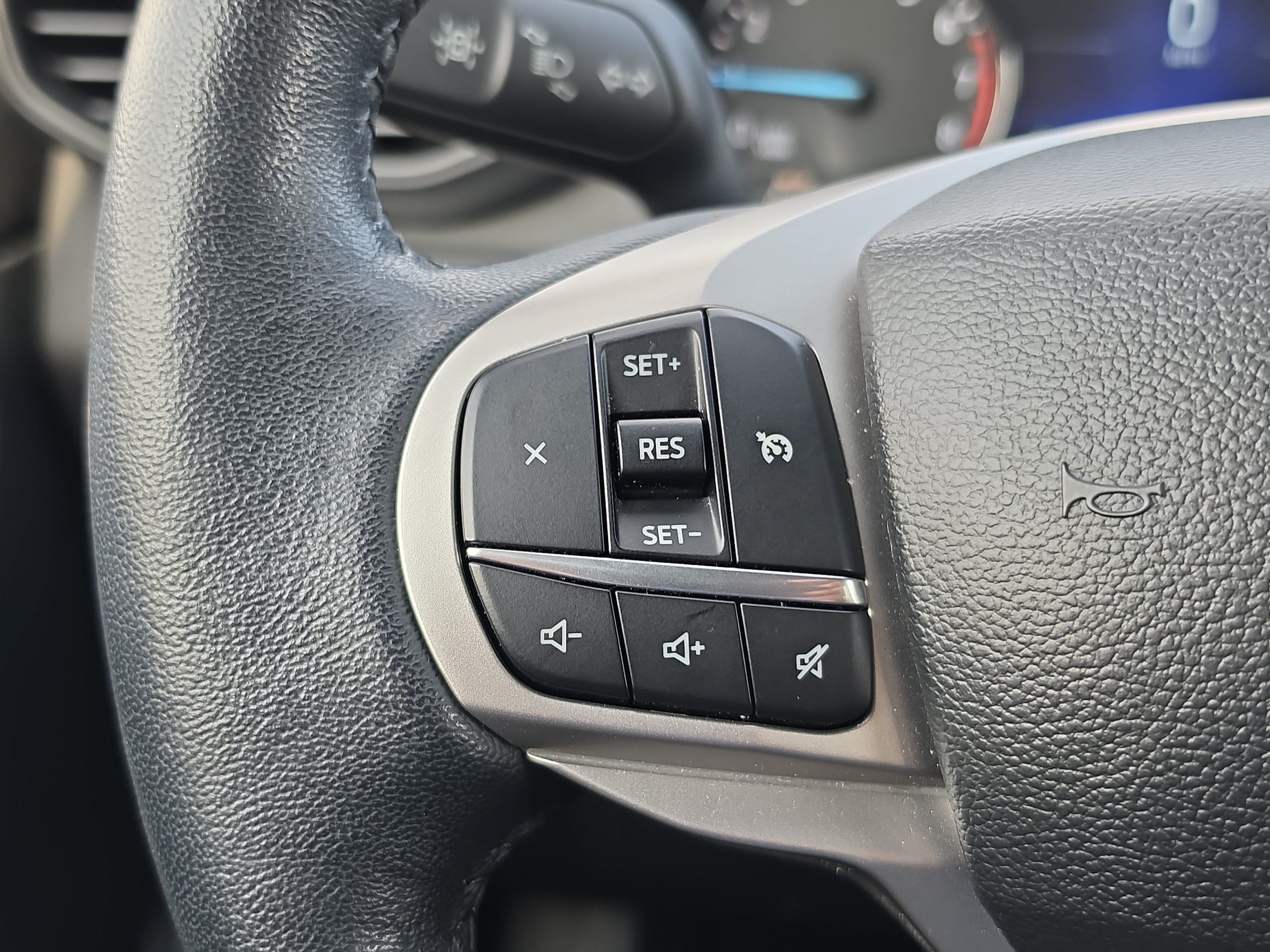 Used 2023 Ford Explorer XLT RWD image 21
