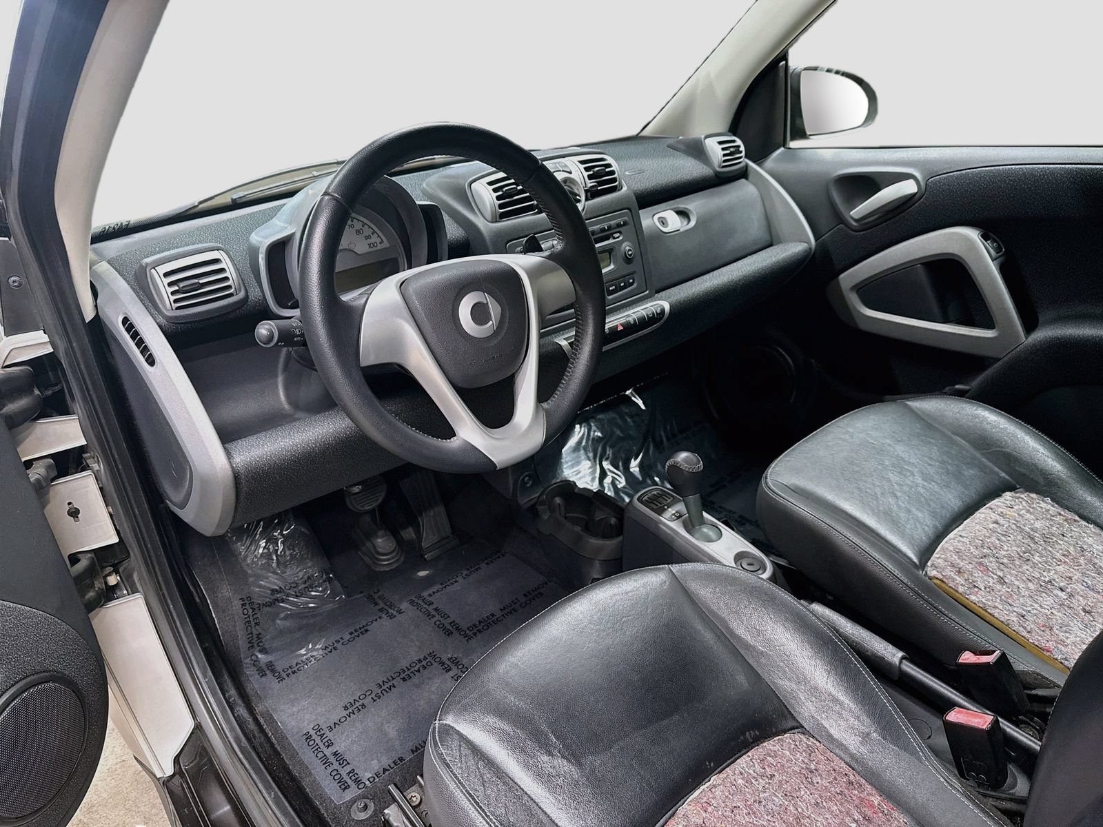 Used 2009 smart fortwo pure RWD image 9
