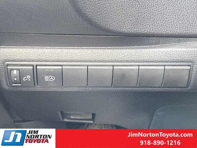 Used 2025 Toyota Corolla XSE FWD image 22