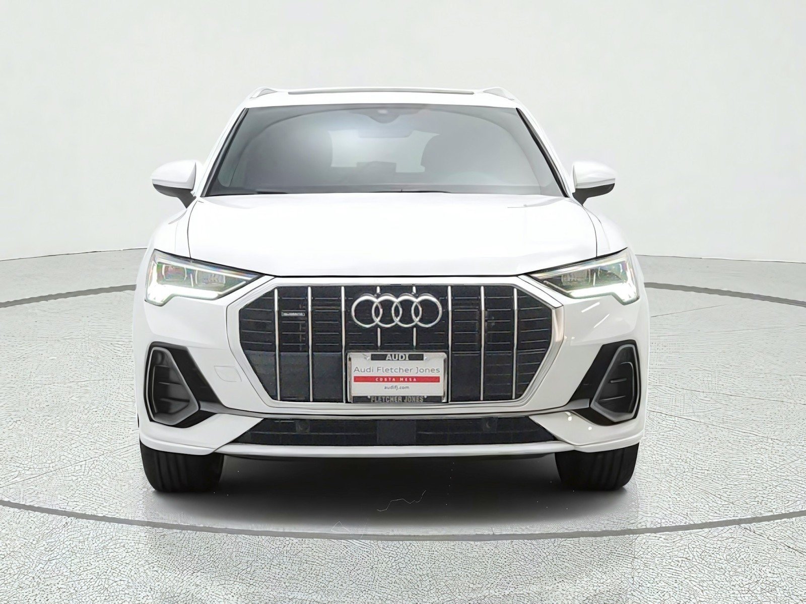 Used 2024 Audi Q3 2.0T Premium AWD/4WD image 2