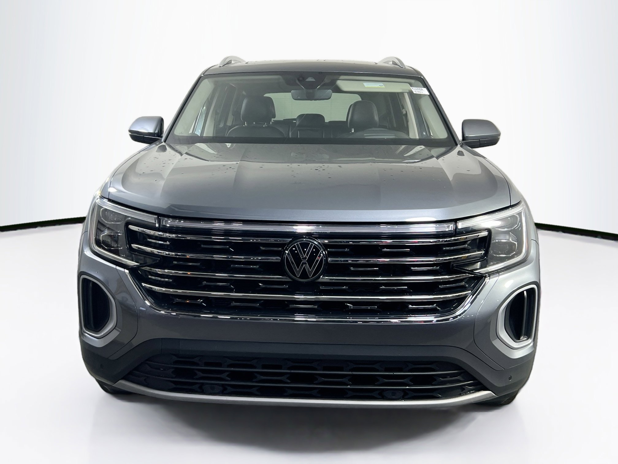 Used 2024 Volkswagen Atlas SEL image 2
