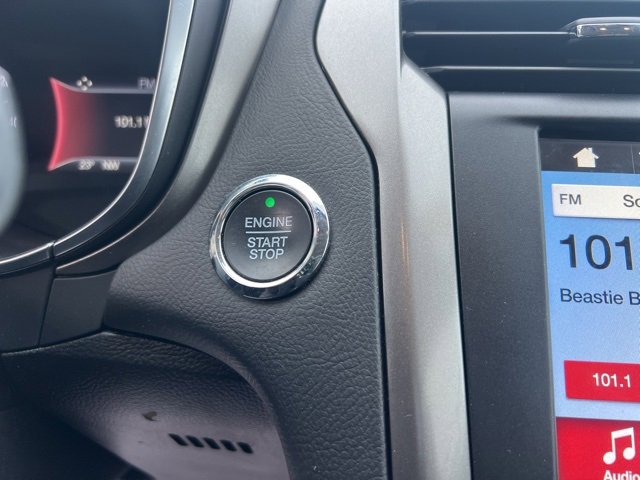 Used 2017 Ford Fusion SE w/ Fusion SE Technology Package image 30