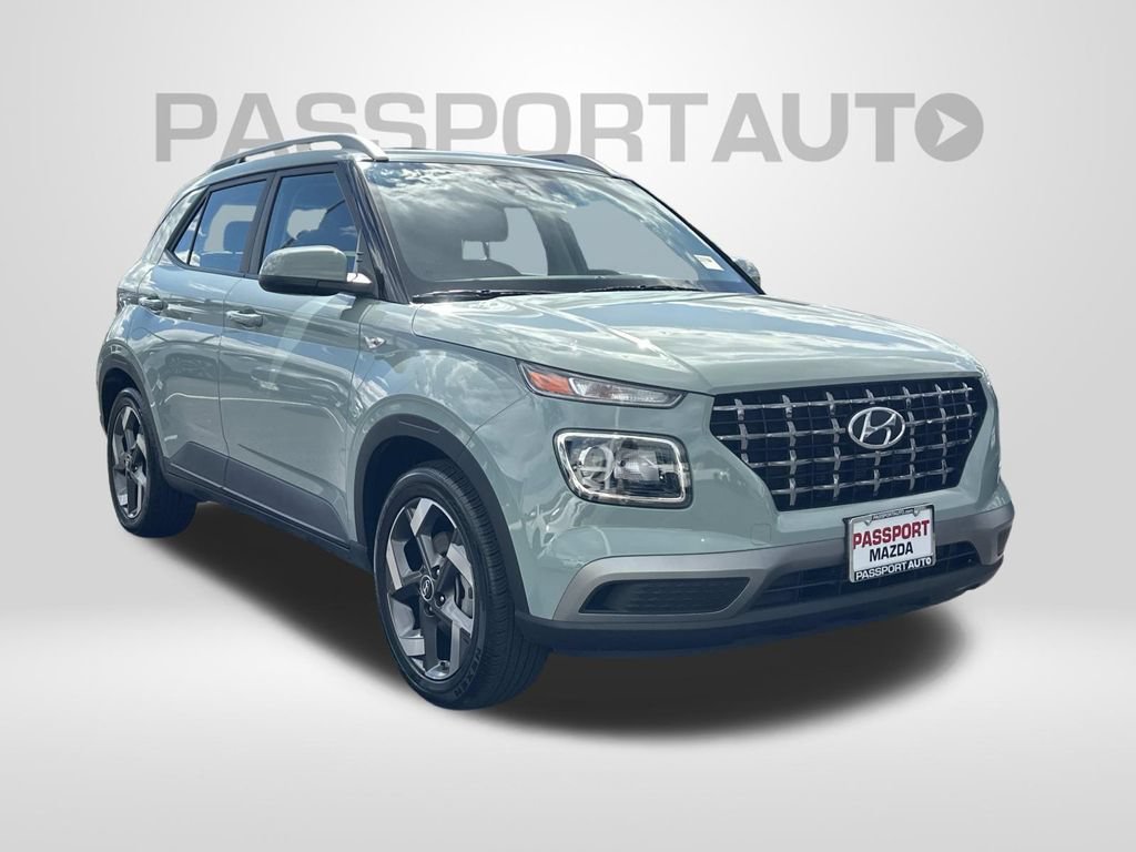 Used 2025 Hyundai Venue SEL FWD image 6