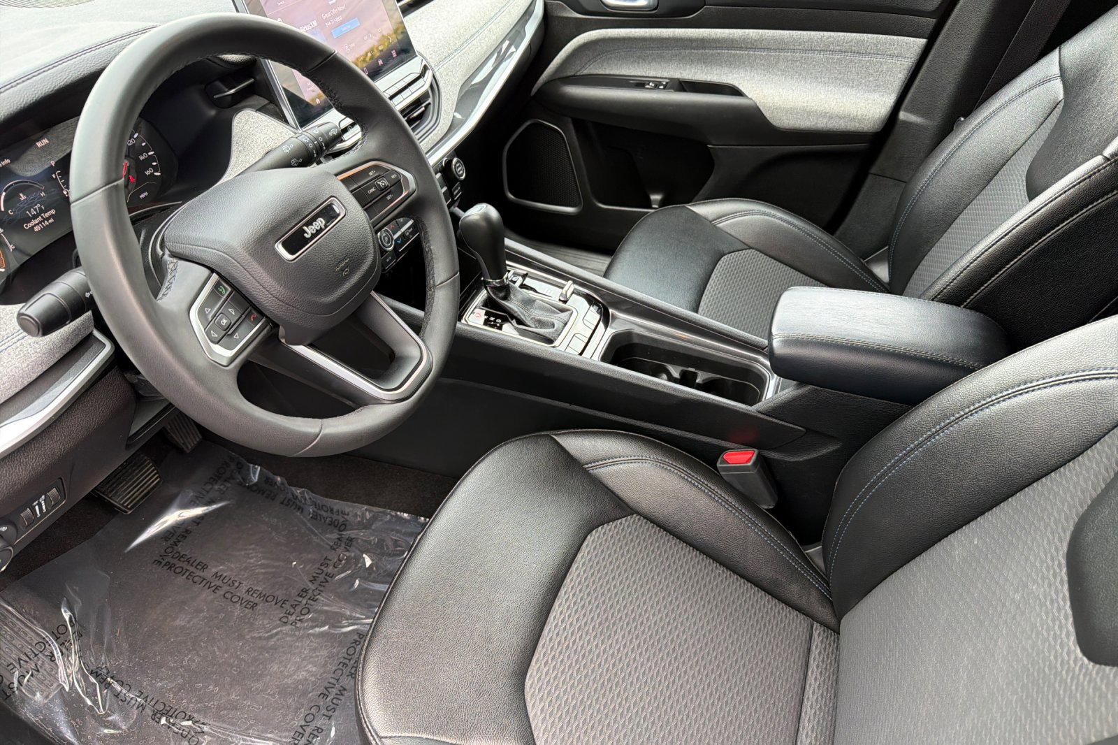 Used 2024 Jeep Compass Latitude image 9