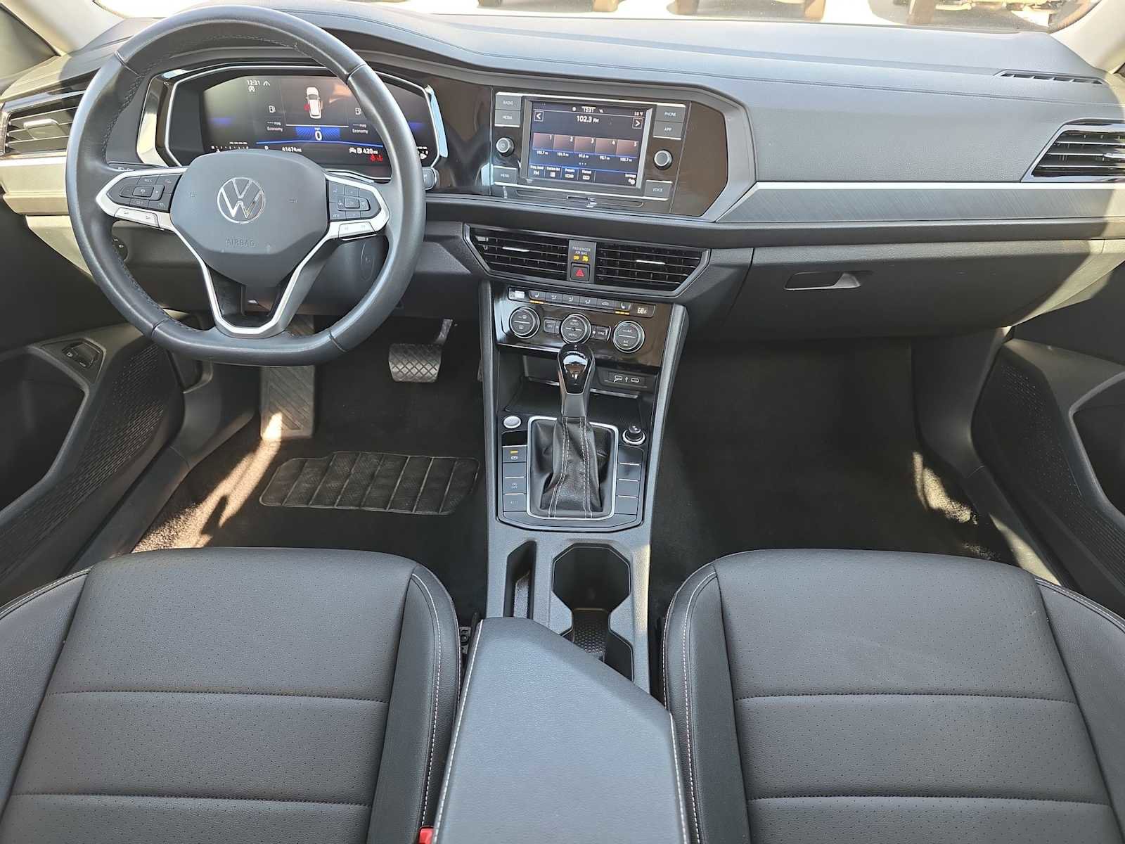 Used 2024 Volkswagen Jetta SE image 14