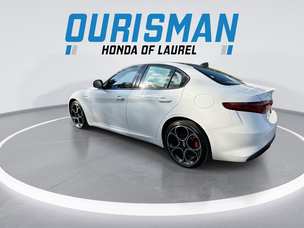 Used 2022 Alfa Romeo Giulia Veloce image 6