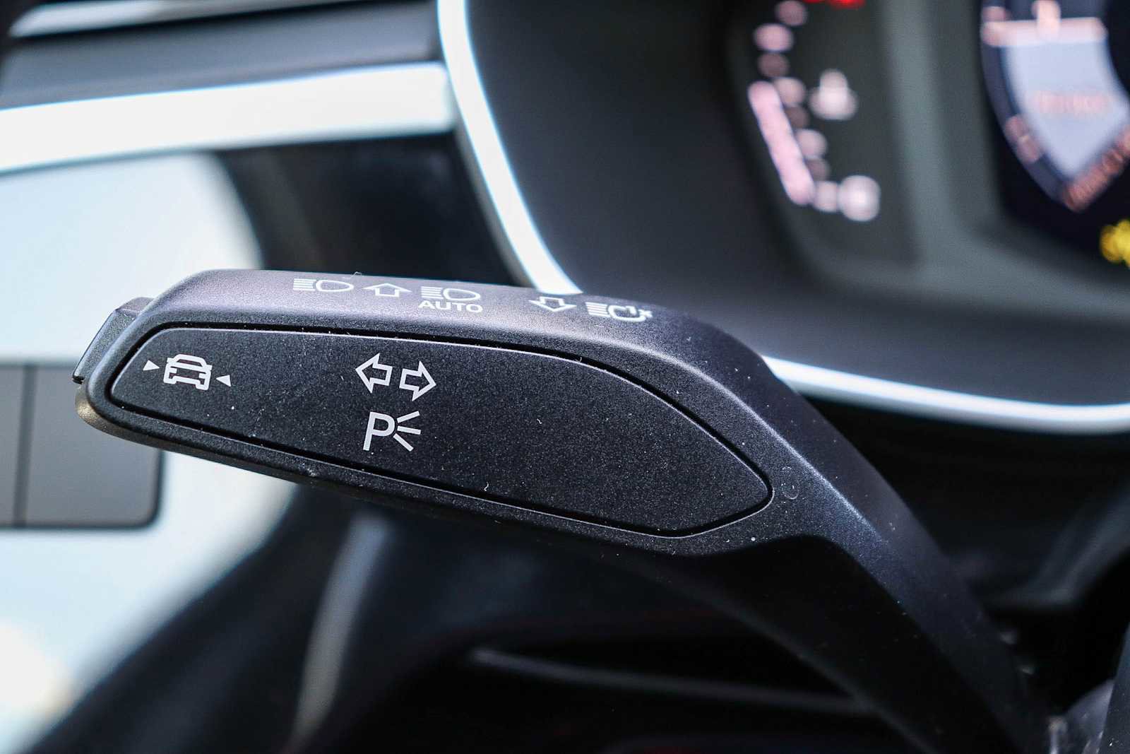 Used 2025 Audi Q3 2.0T Premium Plus w/ Premium Plus Package image 31