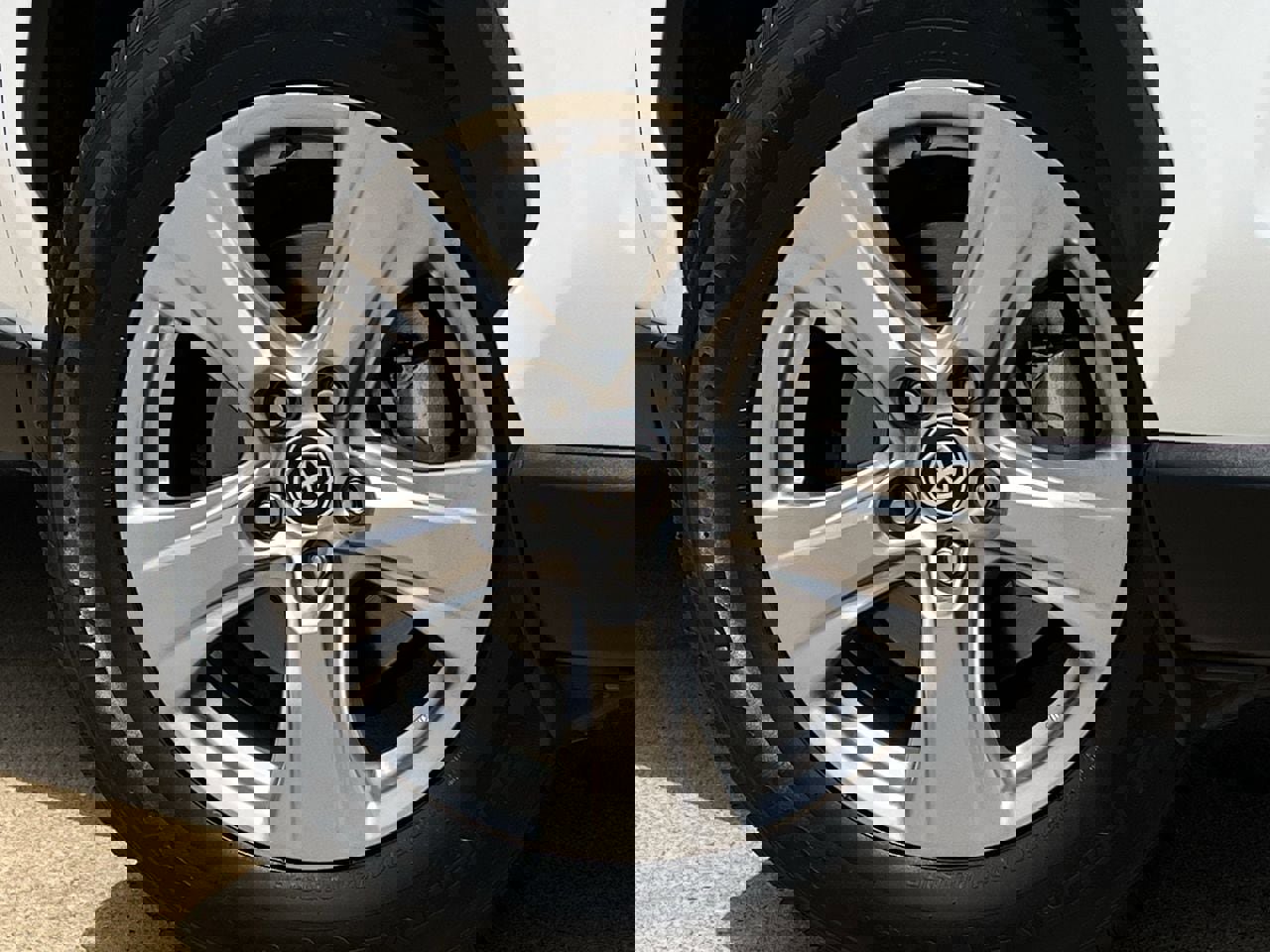 Used 2023 Toyota RAV4 XLE FWD image 29