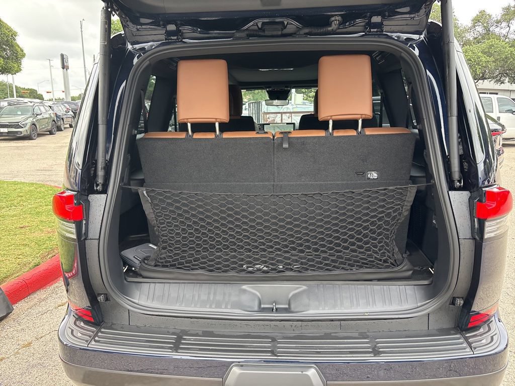 Certified 2025 Lexus GX 550 w/ Cold Area Package AWD/4WD image 21