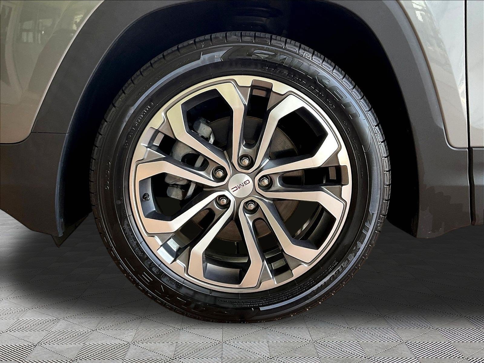 Used 2020 GMC Terrain SLT w/ Preferred Package FWD image 32