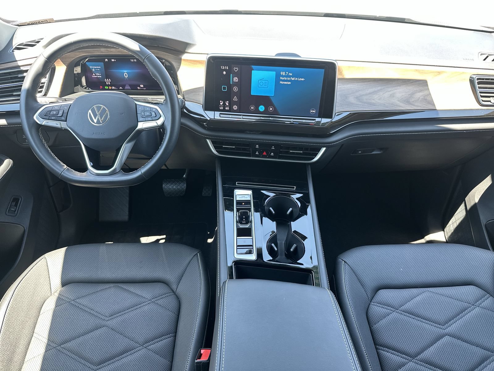 Used 2025 Volkswagen Atlas SE AWD/4WD image 18