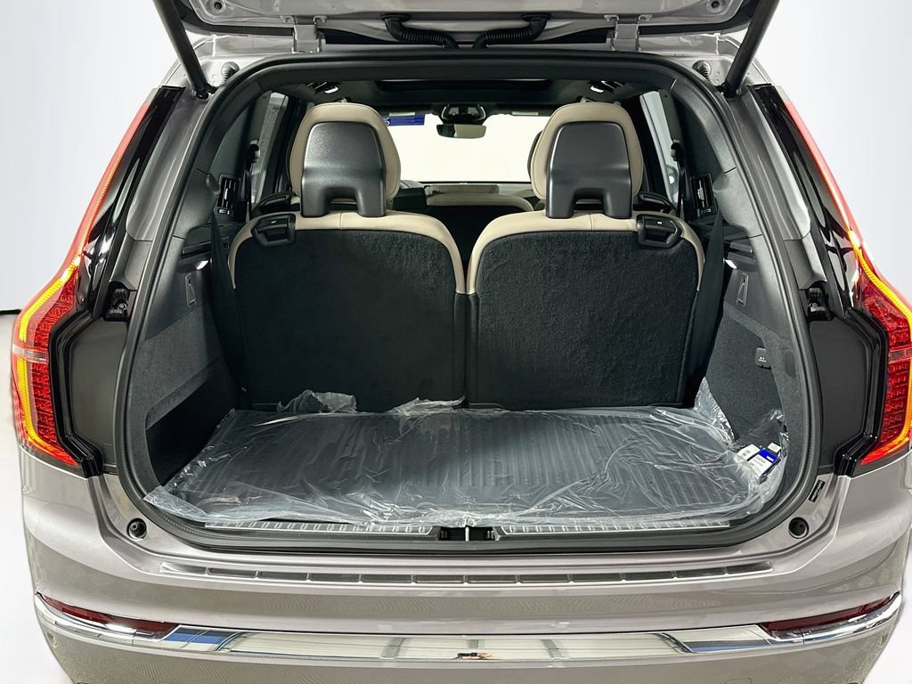 Used 2026 Volvo XC90 B6 Plus w/ Protection Package Premier AWD/4WD image 16