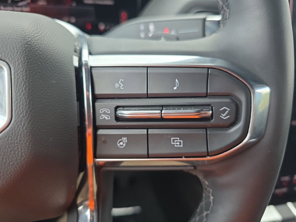 Used 2025 GMC Yukon XL Denali w/ Sun & Power Step Package image 16