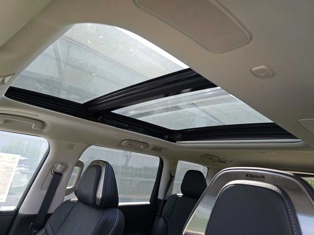 New 2025 INFINITI QX80 Sensory w/ Exterior Package image 3