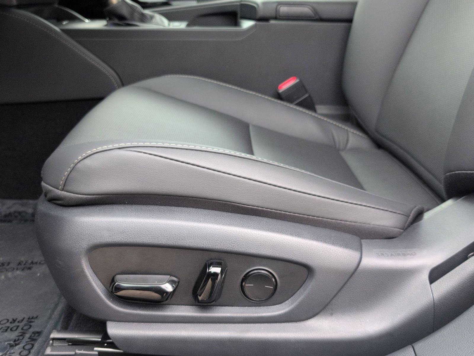 Certified 2025 Lexus ES 300h image 5