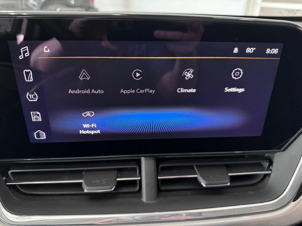 Certified 2024 Chevrolet Trax LT FWD image 18