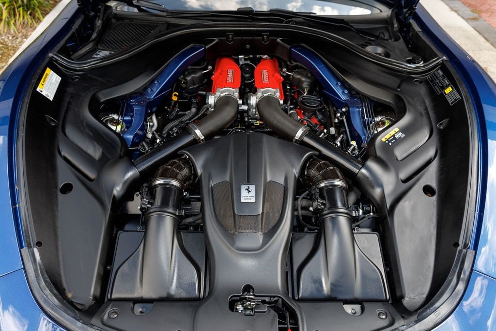 Used 2023 Ferrari Roma RWD image 13