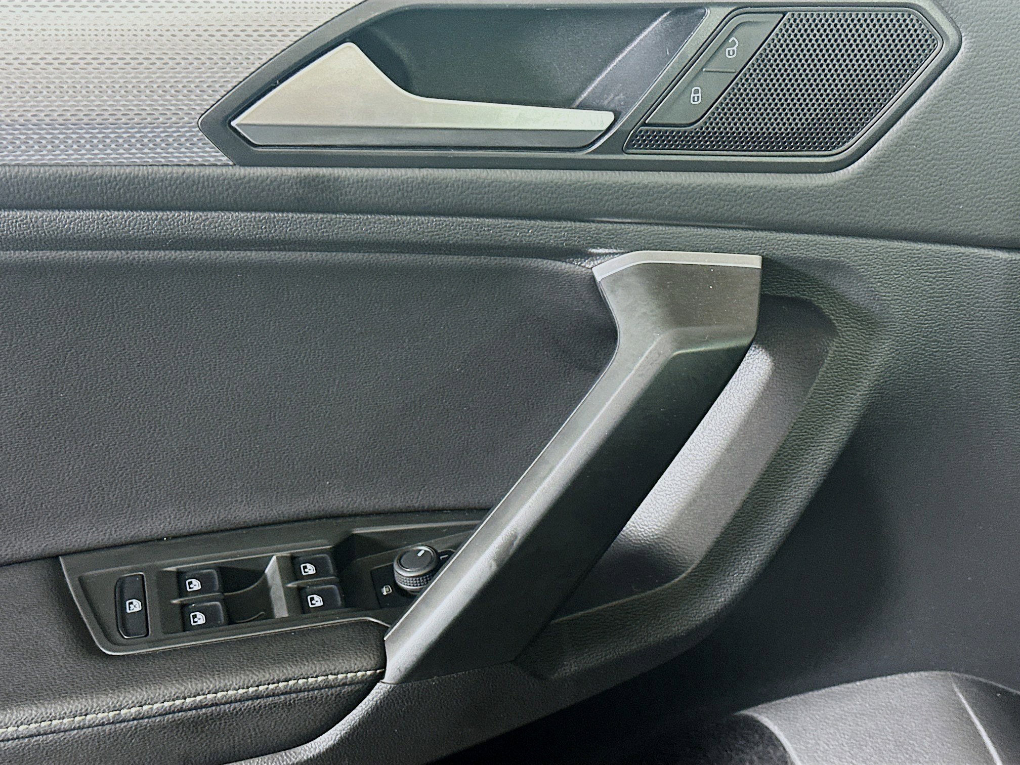 Used 2024 Volkswagen Tiguan S image 15