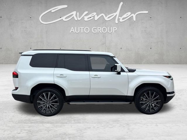 Used 2024 Lexus GX 550 w/ Accessory Package (Z1) image 17