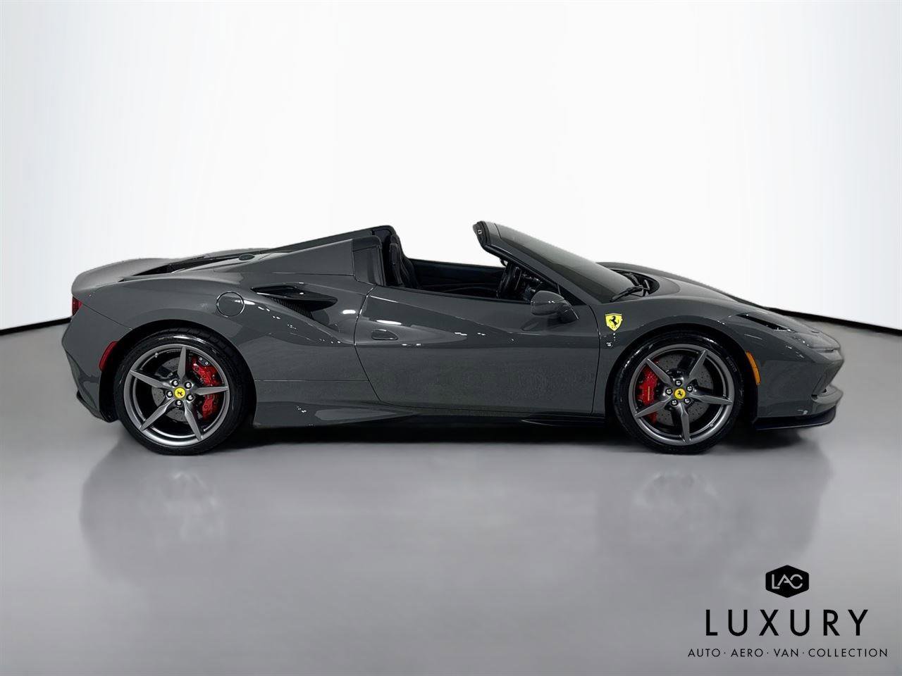 Used 2021 Ferrari F8 Tributo image 5