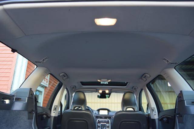 Used 2016 Volvo XC70 T5 Premier w/ Proximity Package FWD image 41