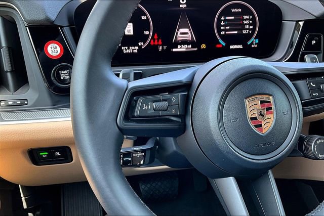 Used 2026 Porsche Cayenne image 11