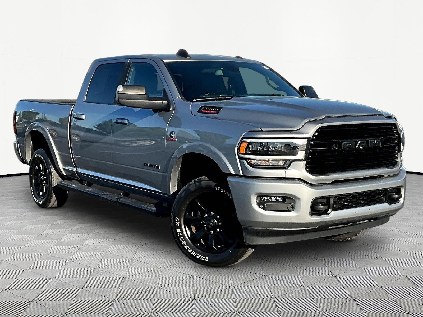 Used 2022 RAM 3500 Laramie w/ Night Edition AWD/4WD image 3