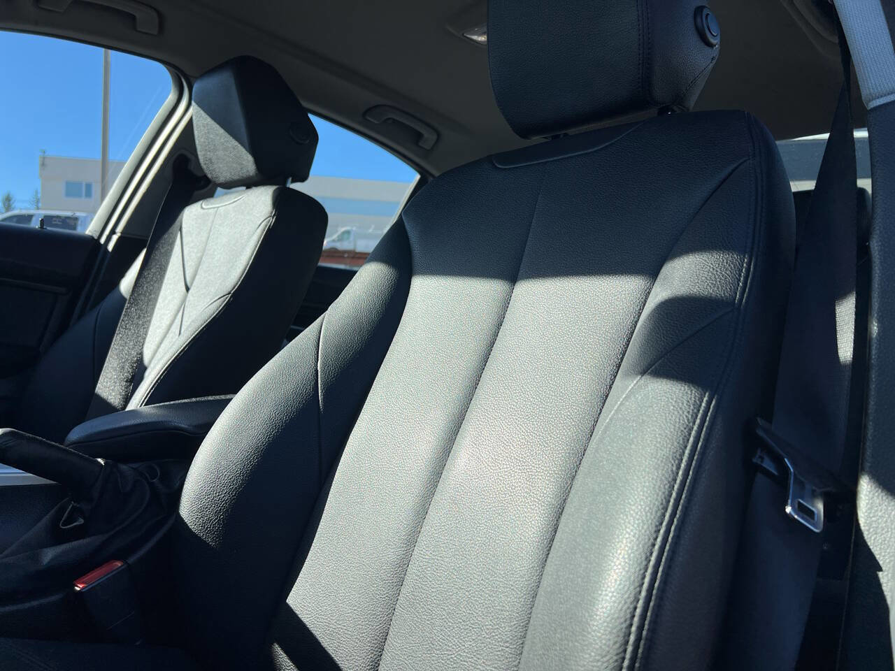 Used 2018 BMW 320i Sedan image 29