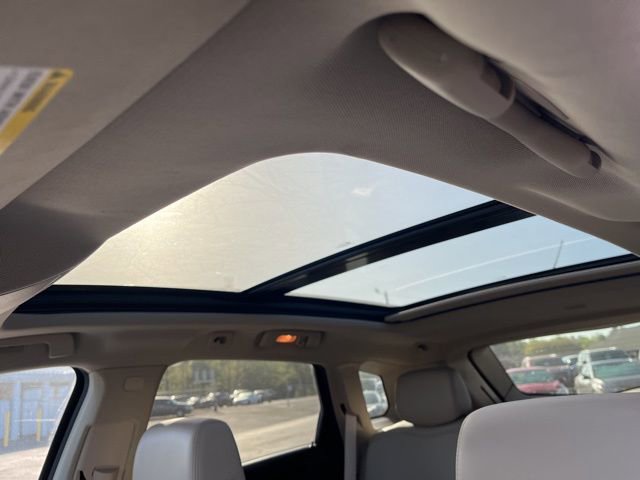 Used 2015 Cadillac SRX Luxury w/ Driver Awareness Package image 11